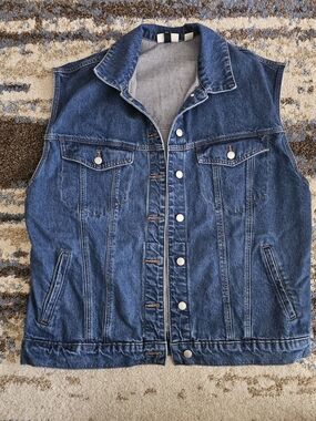 Universal Thread Men's Blue Denim Vest with Button Front